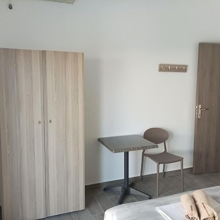 Apartamento Kleanthis Blue Vrasná Exterior foto